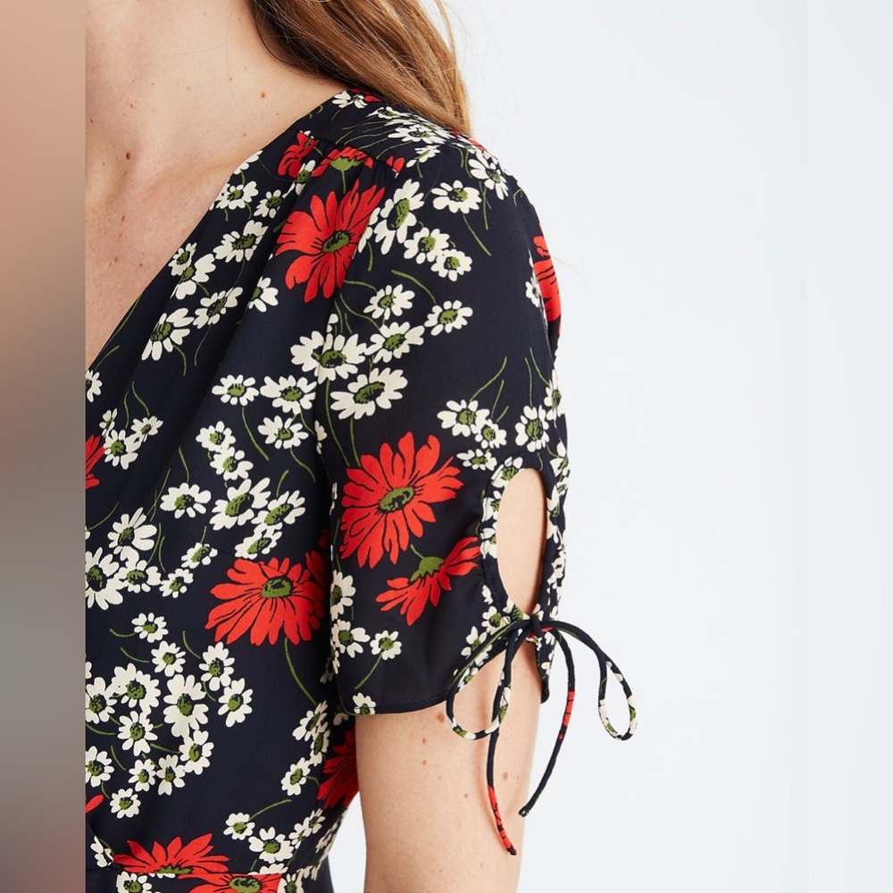 Madewell Midi Floral Dress Peekaboo-Sleeve Midi Dress in Hillside Daisies size 2 - Picture 3 of 8
